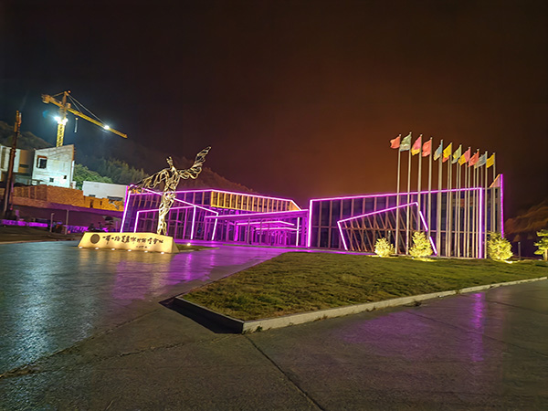 城市亮化是现代城市建设的重要组成部分，它不仅可以美化城市的夜景，还能提升城市的整体形象。随着科技的不断进步，城市亮化也得到了更多的关注和创新。本文将介绍一些关于城市亮化的创意和技术，帮助读者了解卡若城市亮化的重要性以及如何进行卡若城市亮化的规划和实施。