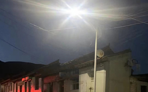 农村院子里最适合的卡若太阳能路灯亮度与安装要点